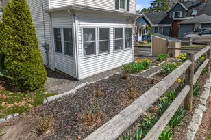 56 Lincoln Ave, Gardiner, ME 04345 - Photo 3