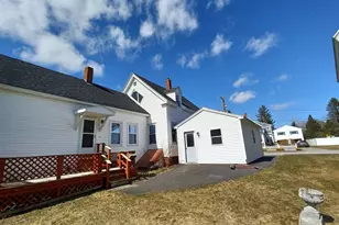 3 Pleasant St, Fairfield, ME 04937 - Photo 3