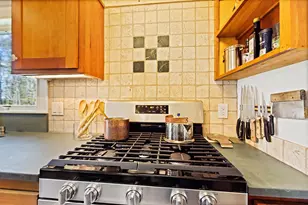 183 Mountain Rd, Falmouth, ME 04105 - Photo 9