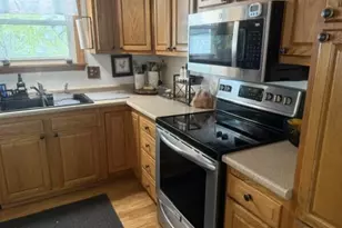33 Wilkes St, Waterville, ME 04901 - Photo 7