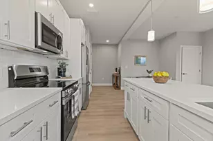 298 Main St, Yarmouth, ME 04096 - Photo 9