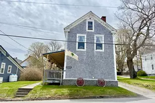 28 Washington St, Eastport, ME 04631 - Photo 3