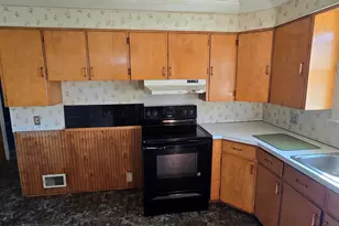 457 Main St, Madawaska, ME 04756 - Photo 11