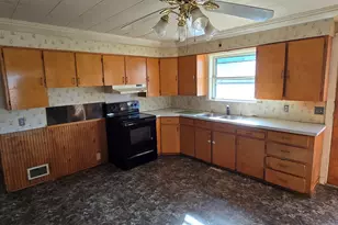 457 Main St, Madawaska, ME 04756 - Photo 9