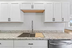28 Orchard St, Gardiner, ME 04345 - Photo 5