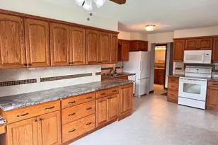 51 Academy St, Presque Isle, ME 04769 - Photo 5