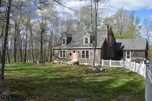 319 N Raymond Rd, Raymond, ME 04071 - Photo 3