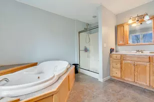 28 Oakledge Hills Rd, Raymond, ME 04071 - Photo 17