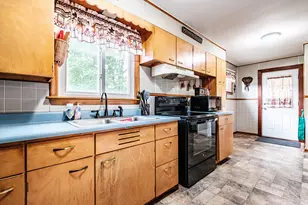 313 Knox St, Rumford, ME 04276 - Photo 11