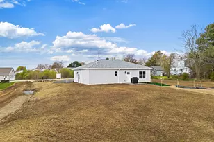 2 Meadow Dr, Waterville, ME 04901 - Photo 5
