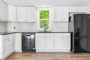 31 Brown St, Kennebunk, ME 04043 - Photo 9
