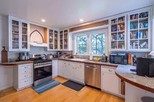 16 Lord St, Belfast, ME 04915 - Photo 13
