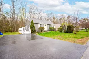 304 Vagabond St, Scarborough, ME 04074 - Photo 3