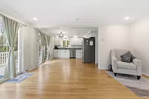 304 Vagabond St, Scarborough, ME 04074 - Photo 5