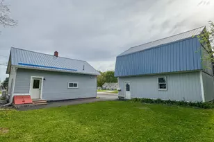 22 Ayer St, Lincoln, ME 04457 - Photo 3