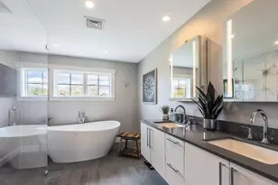 19 Bridge St, Kittery, ME 03904 - Photo 25