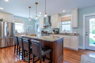 6 Mountain St, Camden, ME 04843 - Photo 11