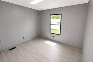 25 Village Dr, Lewiston, ME 04250 - Photo 9