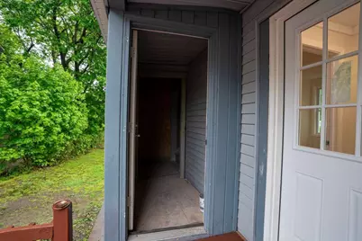 172 Highland Avenue, Gardiner, ME 04345 - Photo 9
