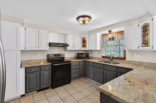 2 Abby Ln, Biddeford, ME 04005 - Photo 5