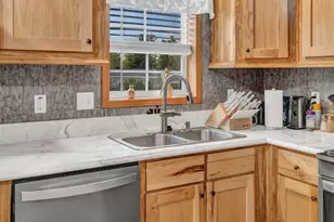 8 E St, Bangor, ME 04401 - Photo 7