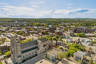 77 Oak St, Lewiston, ME 04240 - Photo 41