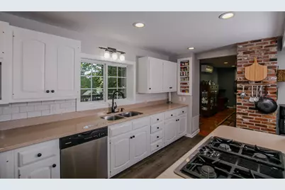 11 Old Western Avenue, Winthrop, ME 04364 - Photo 11