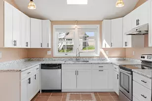 7 Meadow Dr, North Berwick, ME 03906 - Photo 9