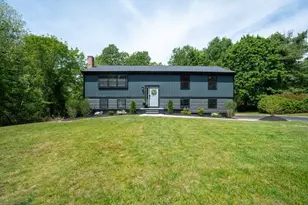 17 Carriage Rd, Cumberland, ME 04110 - Photo 3