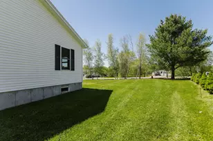 135 Meadow Ln, Farmington, ME 04938 - Photo 23