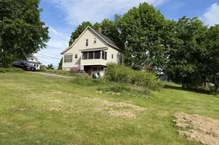 52 Caron Ln, Auburn, ME 04210 - Photo 5