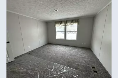 8 Kelley Street, Fairfield, ME 04937 - Photo 17