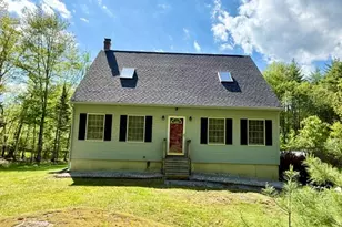 706 Middlesex Rd, Topsham, ME 04086 - Photo 1