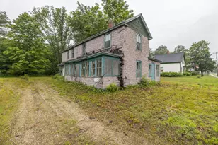 91 Lewiston St, Mechanic Falls, ME 04256 - Photo 1