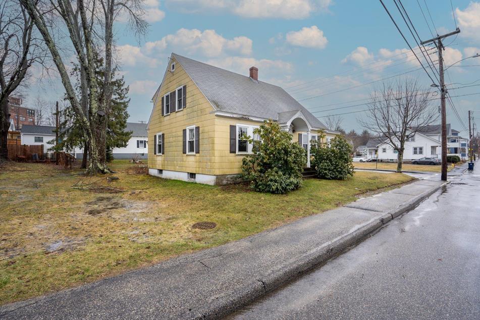 103 May St, Biddeford, ME 04005 MLS 1585528 Coldwell Banker