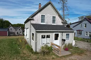 17 Pleasant St, Eastport, ME 04631 - Photo 1