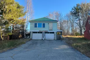 23 Hillcrest Ave, Millinocket, ME 04462 - Photo 1