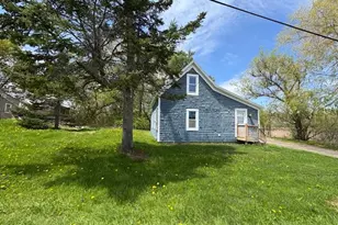 13 Glenwood Ave, Rockland, ME 04841 - Photo 1