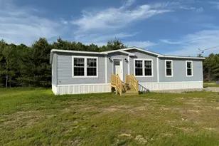 127 Rosewood Dr, Farmington, ME 04938 - Photo 1