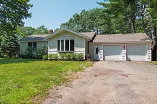 464 Meadow Rd, Topsham, ME 04086 - Photo 1