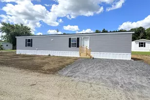 21 Winter Dr, Farmingdale, ME 04344 - Photo 1