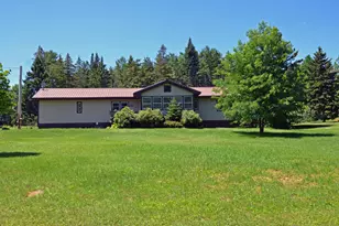 544 High St, Paris, ME 04281 - Photo 1