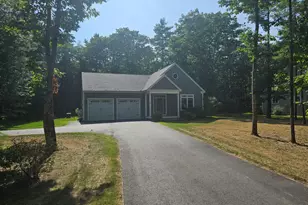 71 Somerset Pl, Topsham, ME 04086 - Photo 1