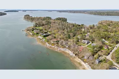 44 Maquoit Drive, Freeport, ME 04032 - Photo 1