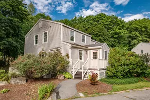 31 Oakwood Dr, Hallowell, ME 04347 - Photo 1