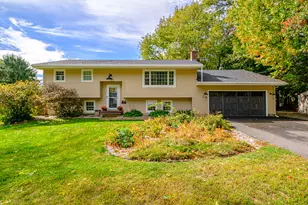 14 Maple St, Cumberland, ME 04021 - Photo 1