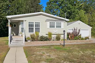 9 Commodore Dr, Sanford, ME 04073 - Photo 1