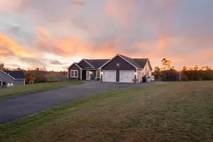 40 Knl Crst Dr, Bangor, ME 04401 - Photo 1