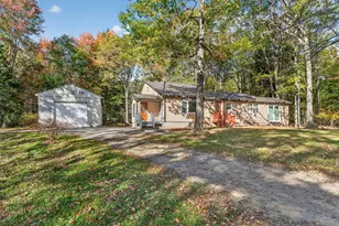 594 Middlesex Rd, Topsham, ME 04086 - Photo 1