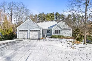 19 Debra Ln, Kittery, ME 03904 - Photo 1